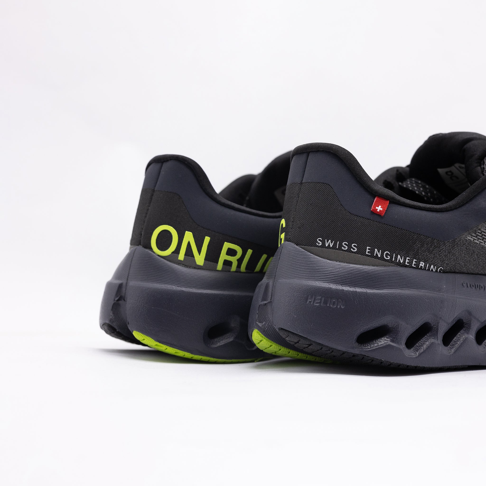 On Running Cloudmonster Sneaker