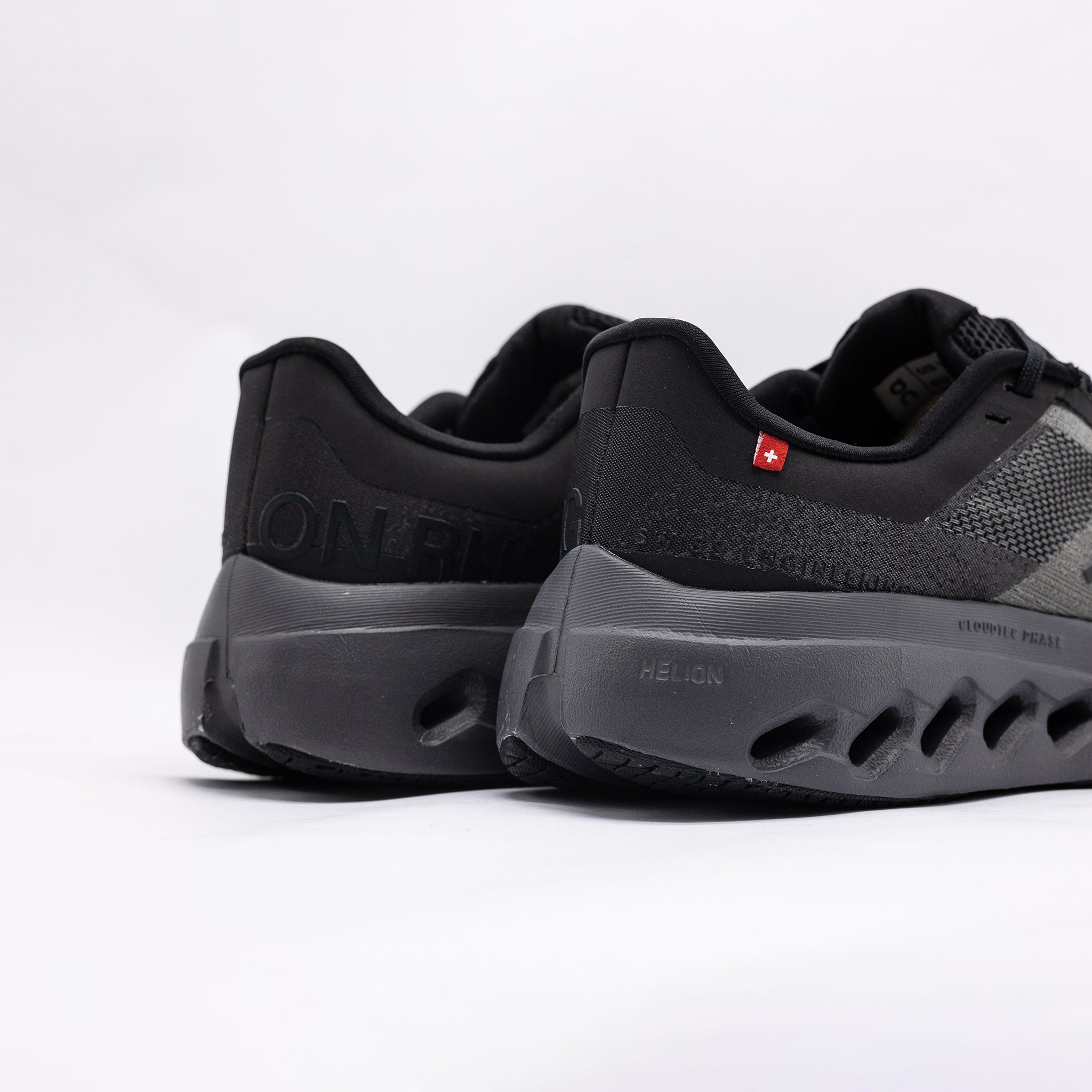 On Running Cloudmonster Sneaker